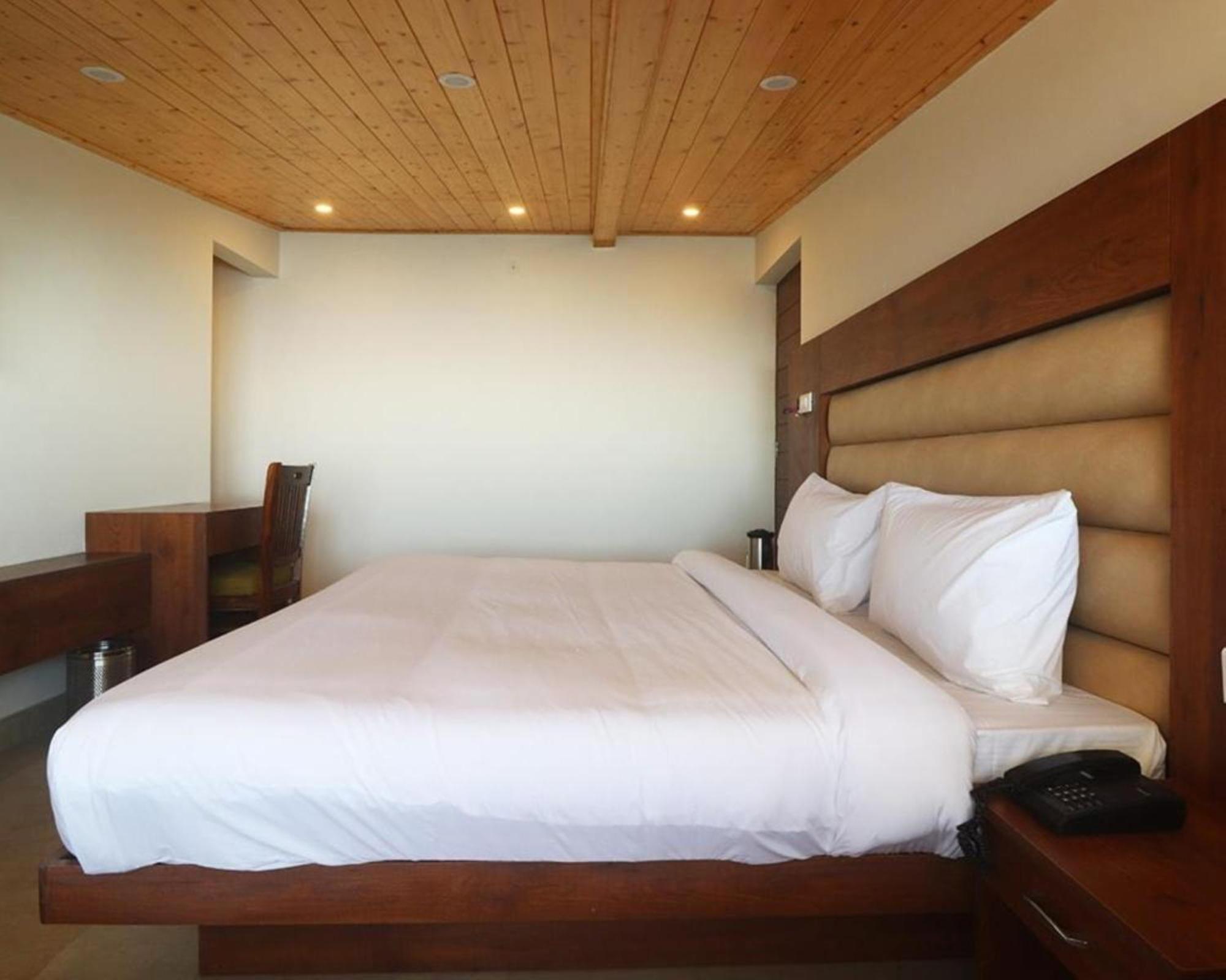 Hotel Mussoorie Heights デヘラードゥーン エクステリア 写真